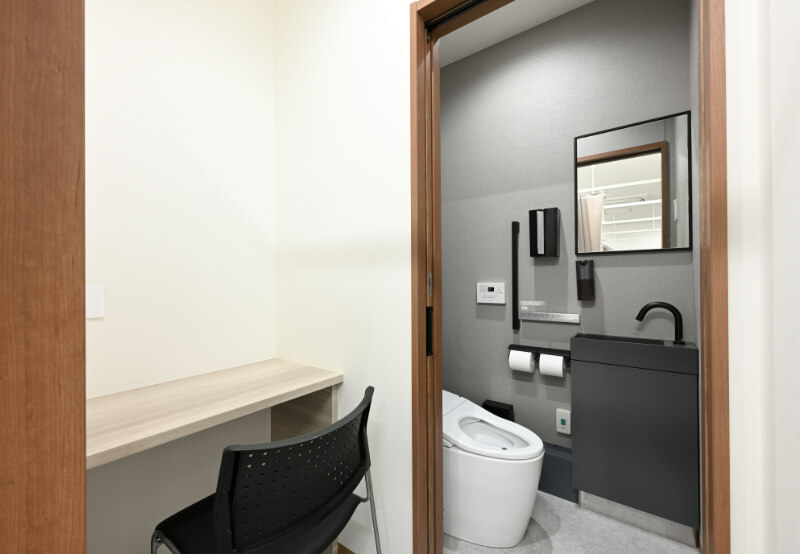 完全個室・専用トイレで周囲を気にせず安心できる院内下剤。下剤の種類も複数用意